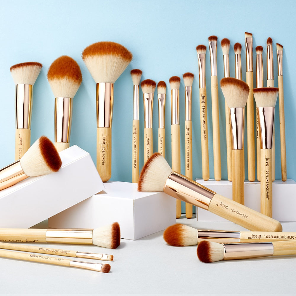 25 Piece Bamboo Brush Set