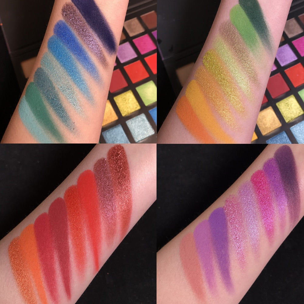 Spotlight 40 Color Eye Shadow Palette With Bruses